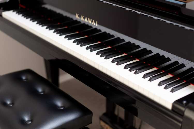 伊丹 レッスン用グランドピアノの画像
